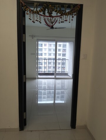 Room in 2.5 BHK Apartment at Kolte Patil R1 Life Republic, Hinjewadi – for Rent