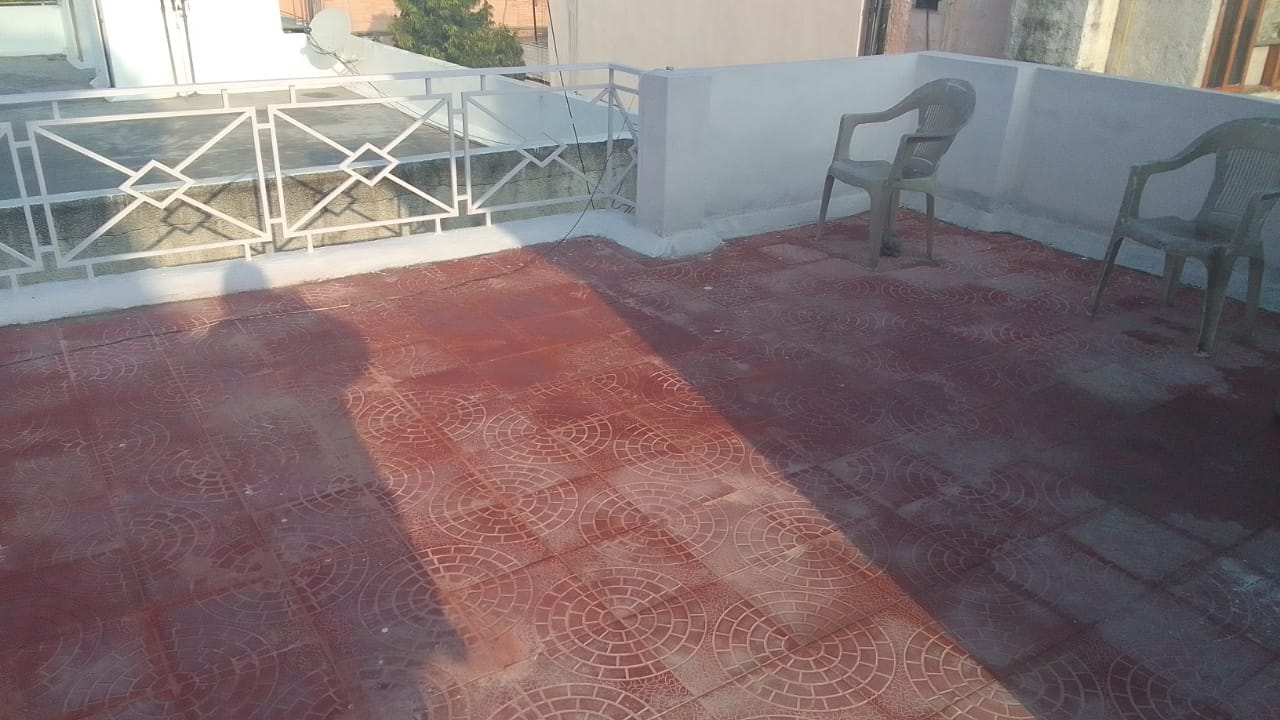 1 RkBuilder Floor For Rent in Chittaranjan Park 