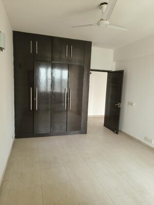 Room in 3 BHK Apartment at Ardee City Palm Grove Heights, Sector 52 – for Rent