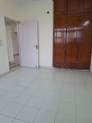 Building Lobby in 2 BHK Apartment at Ansal Sushant Estate, Sector 52 – for Rent