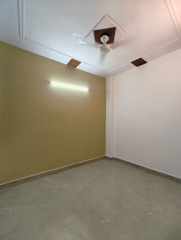 Room in 2.5 BHK Builder Floor at Govindpuri – for Rent