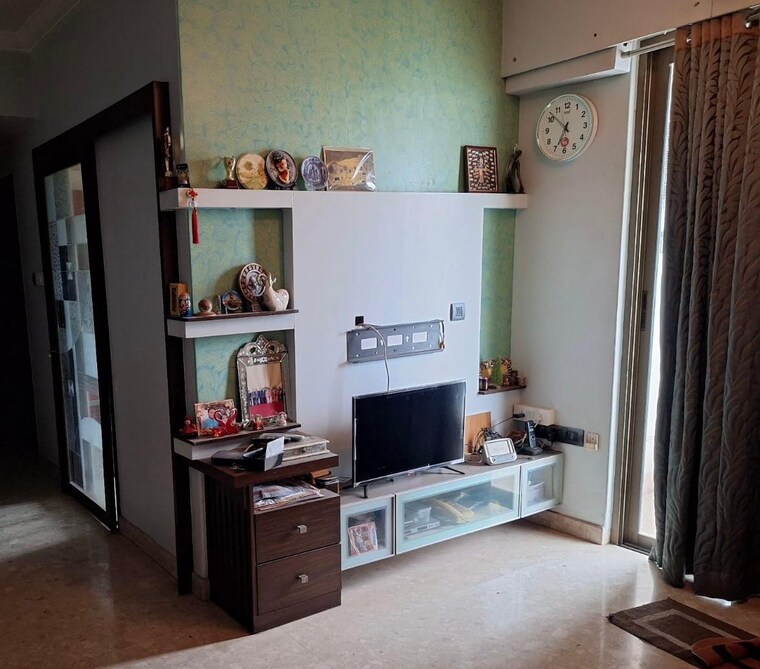 Room, satellite-tower 3 Bedroom 1280 Sq.Ft. Apartment In Goregaon East Mumbai 9235123