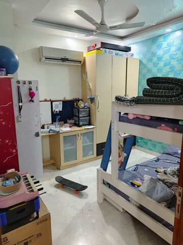 Master Bedroom in 3 BHK Builder Floor at RWA Apartments Sector 50, Sector 50 – for Rent