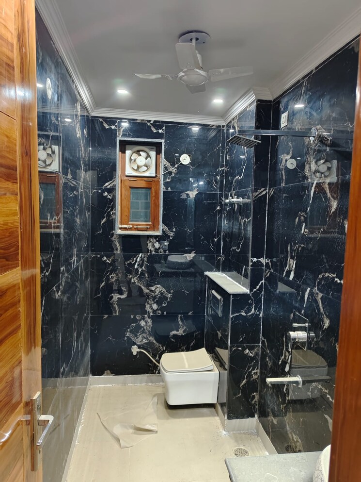 Gym, rwa-apartments-sector-50 3 Bedroom 180 Sq.Ft. Builder Floor In Sector 50 Noida 9235290