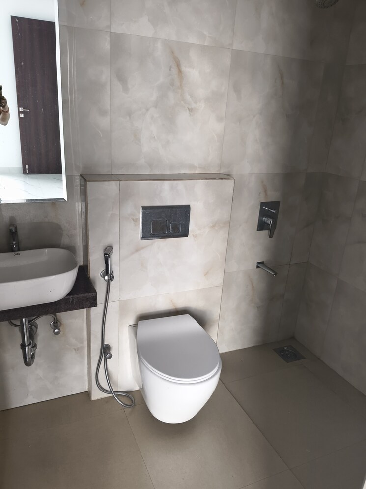 Bathroom, raymond-ten-x-habitat 2 Bedroom 1050 Sq.Ft. Apartment In Pokhran Road No Two Thane 9235321