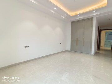 Room in 4 BHK Builder Floor at Vasant Kunj – for Rent