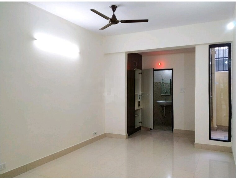 Room, rwa-apartments-sector-45 3 Bedroom 2500 Sq.Ft. Builder Floor In Sector 45 Noida 9235347