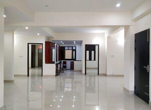 Room in 3 BHK Builder Floor at RWA Apartments Sector 45, Sector 45 – for Rent