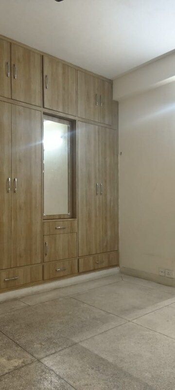 Room in 4 BHK Villa at Eros Rosewood Villas, Sector 50 – for Rent
