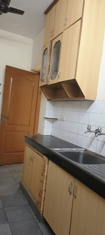 Kitchen in 4 BHK Villa at Eros Rosewood Villas, Sector 50 – for Rent