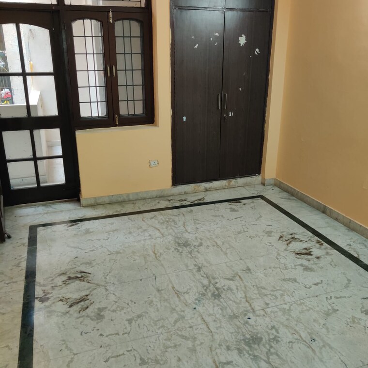 Room, sector 48 2 Bedroom 2000 Sq.Ft. Villa In Sector 48 Noida 9235401