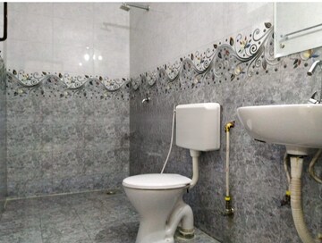 Bathroom in 2 BHK Villa at Sector 48 – for Rent