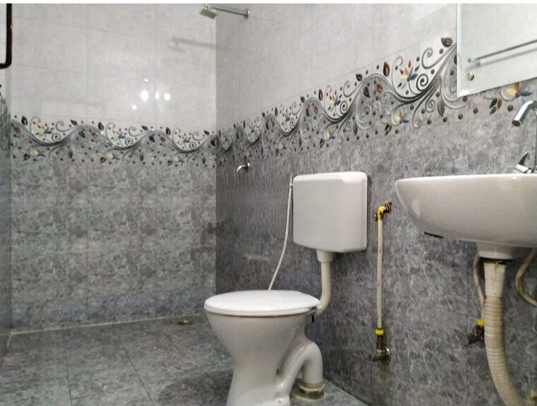 Bathroom, sector 48 2 Bedroom 2000 Sq.Ft. Villa In Sector 48 Noida 9235401