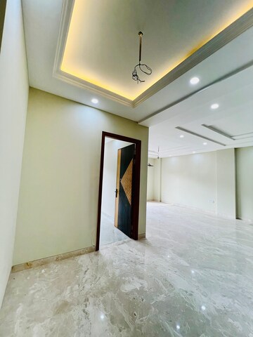 Room in 3.5 BHK Builder Floor at Sector 12 Panchkula – for Rent