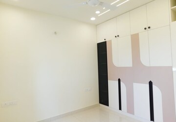 Room in 3 BHK Apartment at Prestige Beverly Hills, Kokapet – for Rent