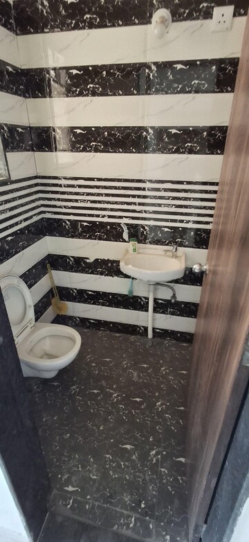 Staircase in 2.5 BHK Apartment at Somani Dream Home, Punawale – for Rent