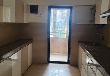 Room in 4 BHK Apartment at Kanakia Rainforest, Andheri East – for Rent