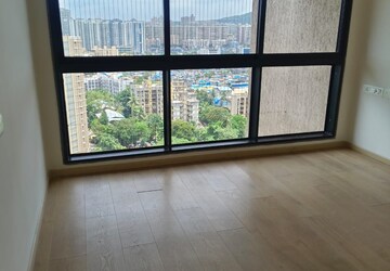 Room in 4 BHK Apartment at Kanakia Rainforest, Andheri East – for Rent