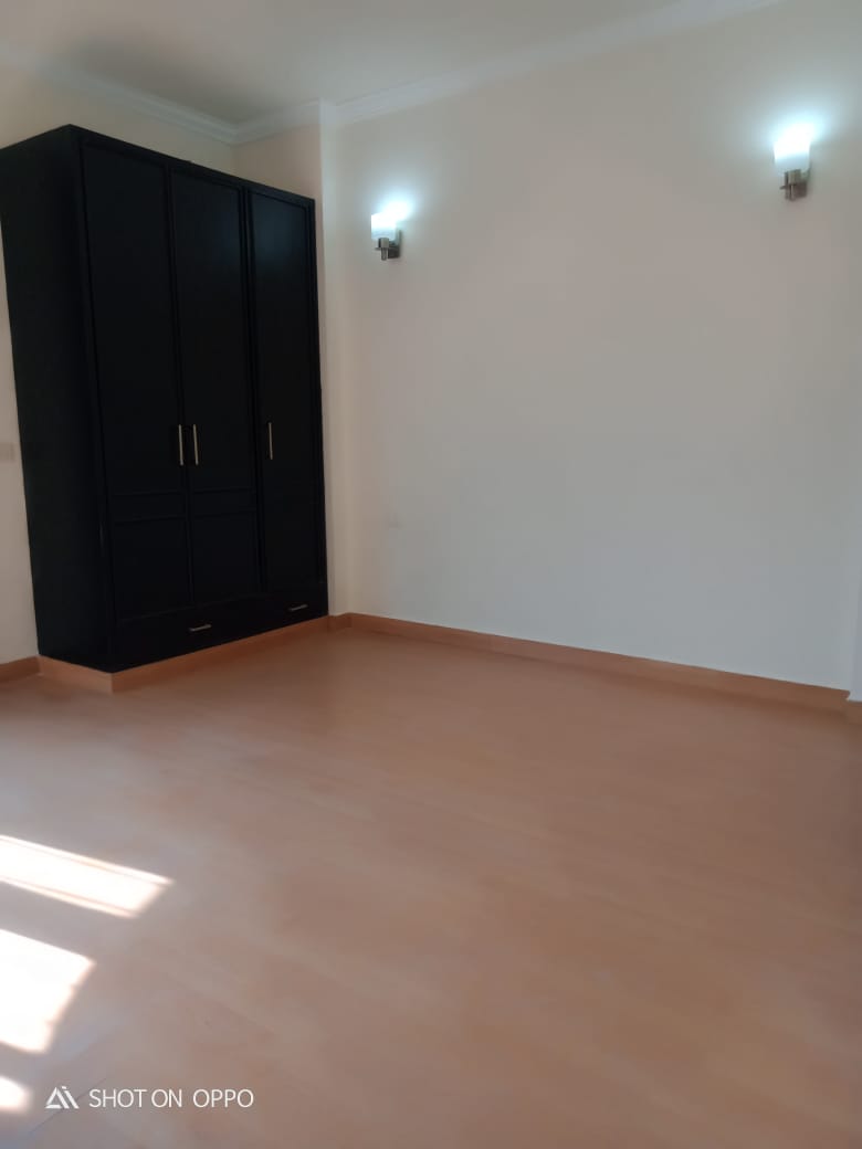 4 BHK + Servant Room,Extra Room Apartment For Rent in Vipul World Floors