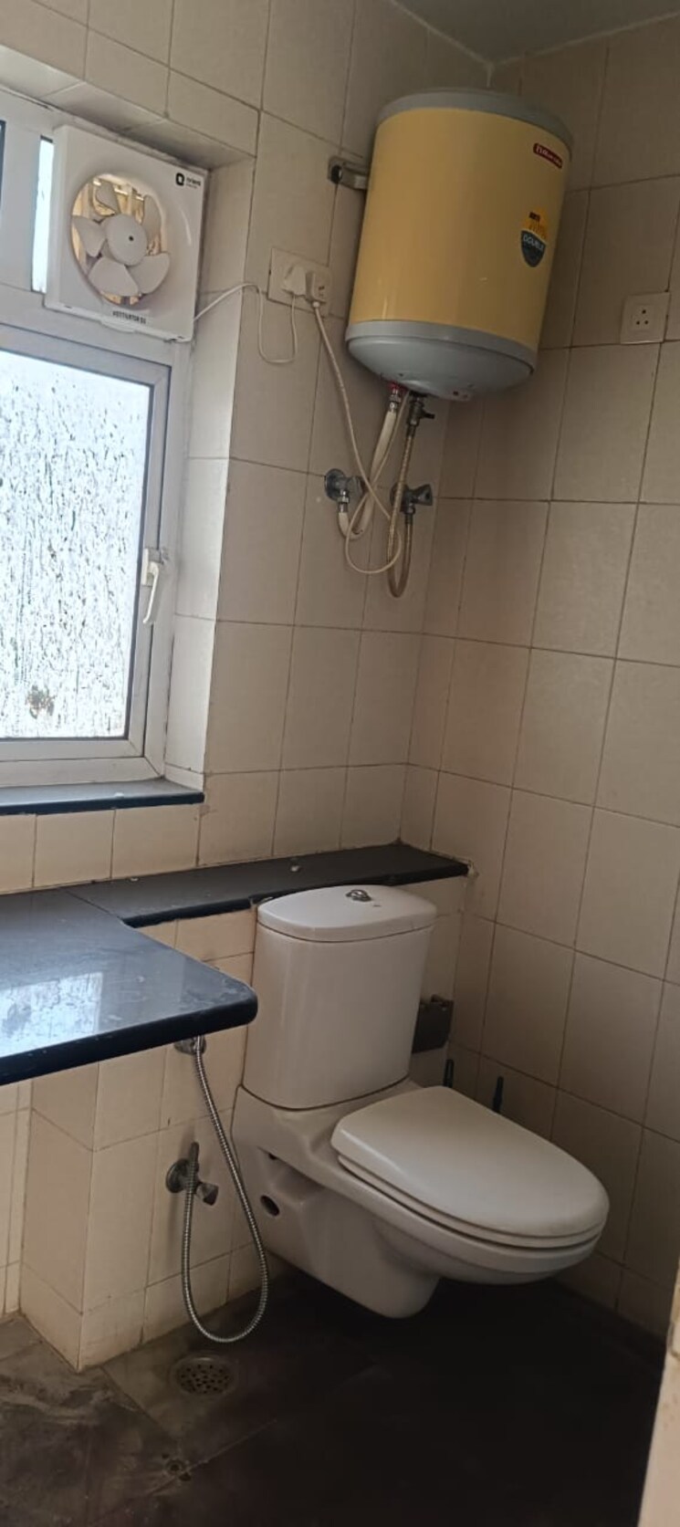 Bathroom, unitech-south-city-ii 3 Bedroom 1850 Sq.Ft. Builder Floor In Sector 50 Gurgaon 9235488