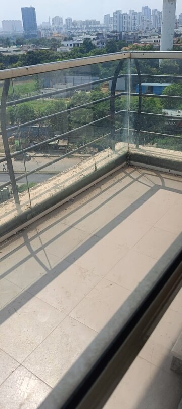 Balcony in 3 BHK Builder Floor at Unitech South City II, Sector 50 – for Rent