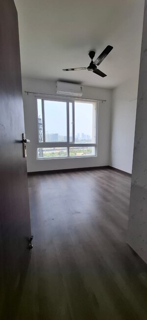 Room in 3 BHK Apartment at Hero Homes Gurgaon, Sector 104 – for Sale