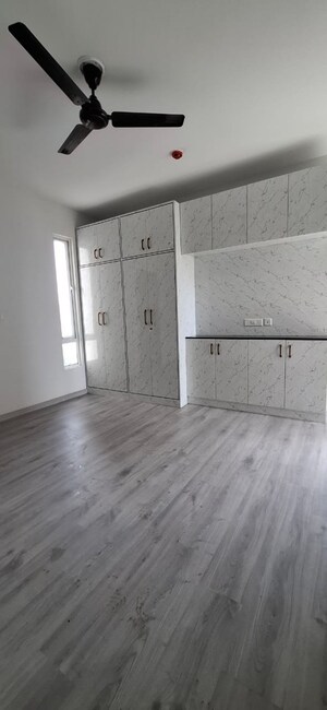 Room in 3 BHK Apartment at Hero Homes Gurgaon, Sector 104 – for Sale