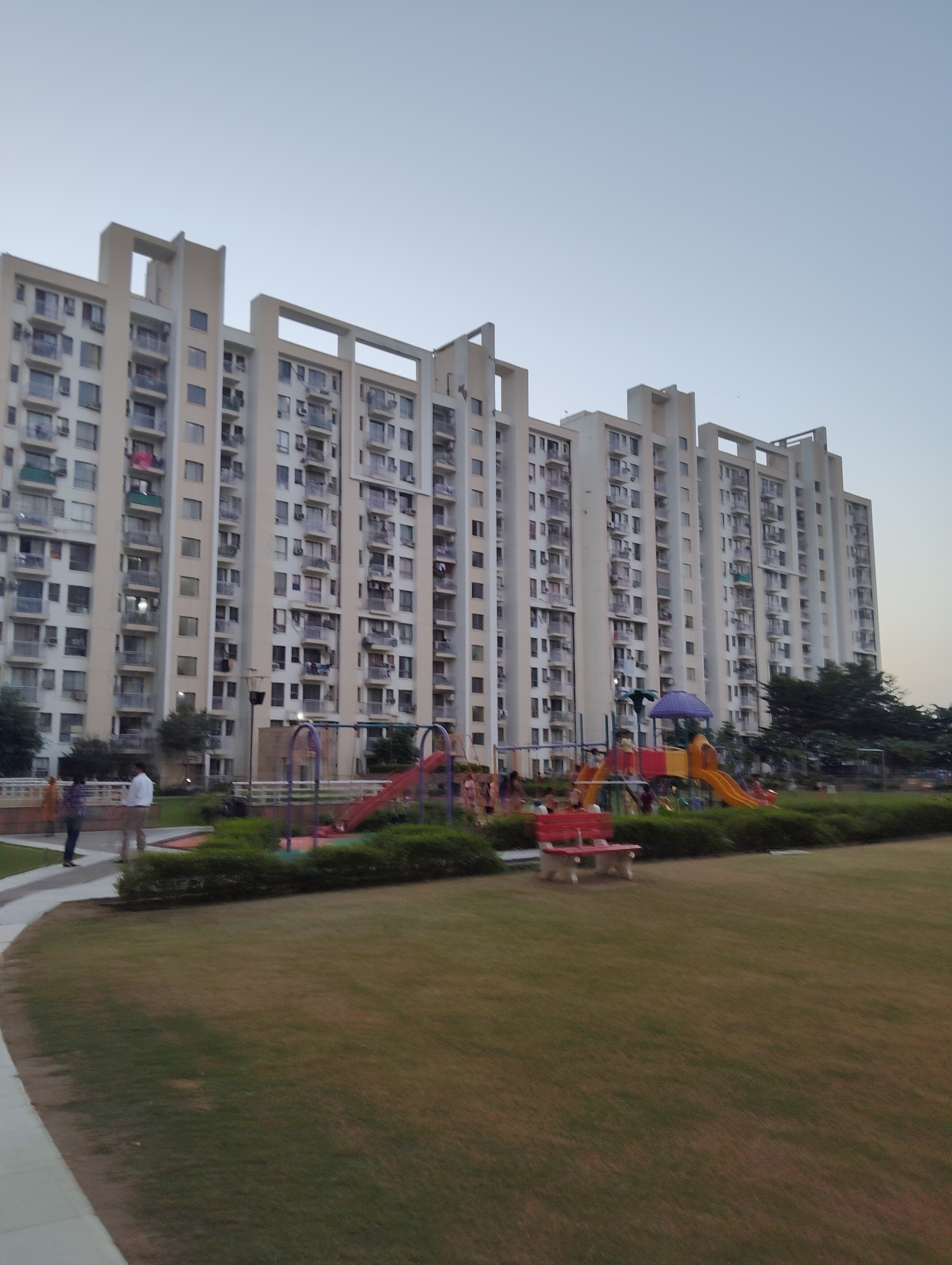 3 BHK + Servant Room 1545 Sq.Ft. Apartment in Unitech The Residences Sector 33