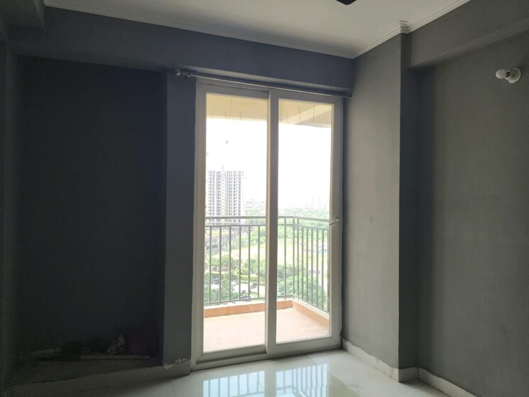 Room, spring-meadows 3 Bedroom 1170 Sq.Ft. Apartment In Tech Zone 4 Greater Noida Greater Noida 9235510