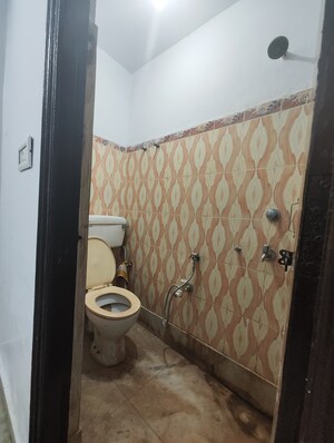 Bathroom in 1 RK Apartment at Katwaria Sarai – for Rent