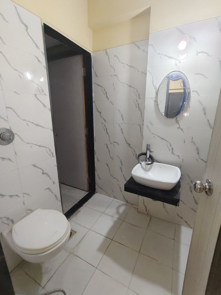Bathroom, kopar khairane 3 Bedroom 800 Sq.Ft. Apartment In Kopar Khairane Navi Mumbai 9235514