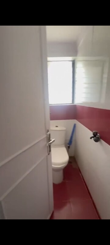 Furnished Amenities in 1 BHK Apartment at Oakland Park, Andheri West – for Sale