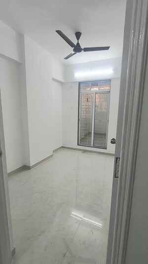 Room in 2 BHK Apartment at Puranik Rumah Bali, Ghodbunder Road – for Rent