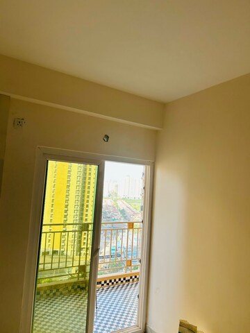 Room in 4 BHK Apartment at Fusion Homes, Tech Zone 4 Greater Noida – for Sale