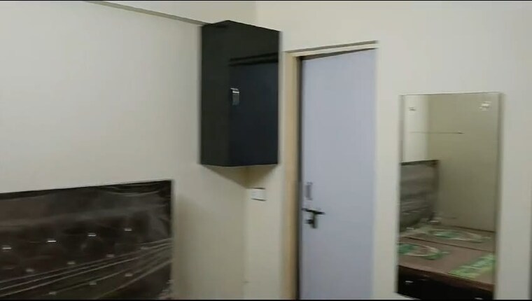 Room, tata-primanti-phase-2 1 RK 250 Sq.Ft. Apartment In Sector 72 Gurgaon 9235526