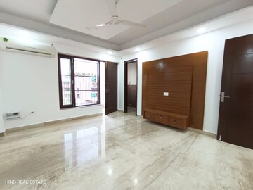 Room in 4 BHK Builder Floor at Vasant Kunj – for Rent