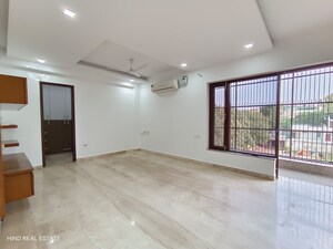 Room in 4 BHK Builder Floor at Vasant Kunj – for Rent