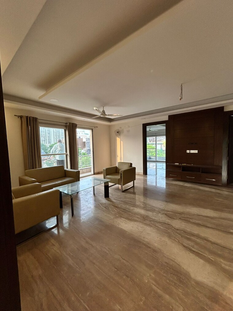  Parking, palam vihar 3 Bedroom 1950 Sq.Ft. Independent House In Palam Vihar Gurgaon 9235538