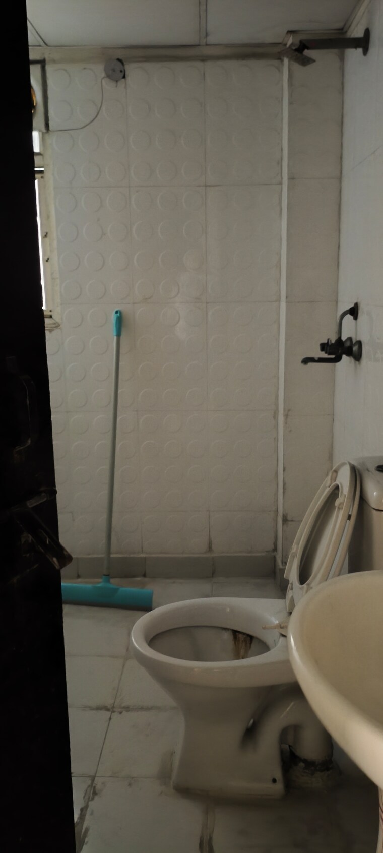Bathroom, futec-gateway 3 Bedroom 1435 Sq.Ft. Apartment In Sector 75 Noida 9235631