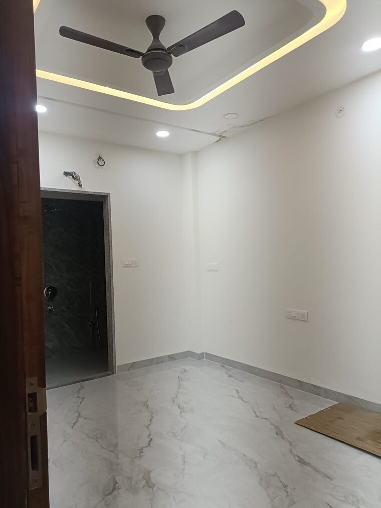Room, mr 10 2 Bedroom 1250 Sq.Ft. Independent House In MR 10 Indore 9235645