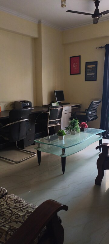 Team Area in 3 BHK Apartment at Futec Gateway, Sector 75 – for Rent
