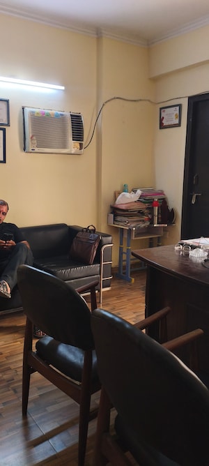 Team Area in 3 BHK Apartment at Futec Gateway, Sector 75 – for Rent