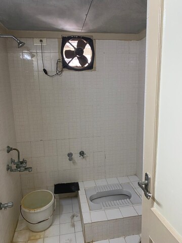 Bathroom in 4 BHK Apartment at Bodakdev – for Rent
