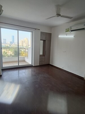 Room in 3 BHK Apartment at Bestech Park View Spa Next, Sector 67 – for Rent