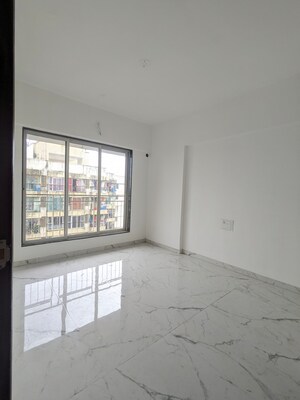 Room in 1 BHK Apartment at Dharti Pressidio, Kandivali West – for Rent