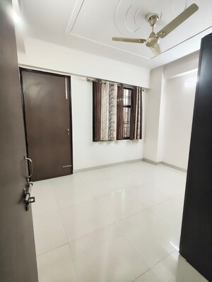 Room in 3 BHK Builder Floor at Bharat Residency Gurgaon, Sector 15 – for Rent