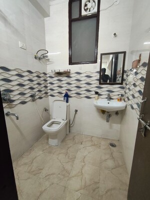 Team Area in 3 BHK Builder Floor at Bharat Residency Gurgaon, Sector 15 – for Rent