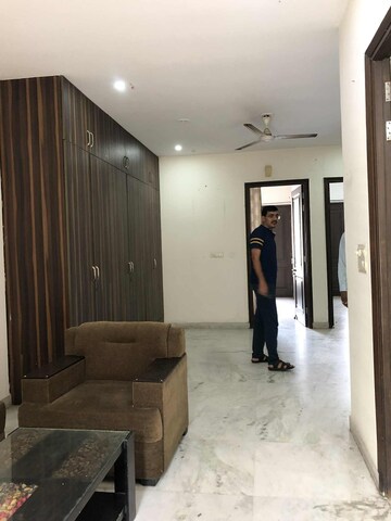 Living Room in 2 BHK Builder Floor at Satyam Plaza, Sector 15 – for Rent