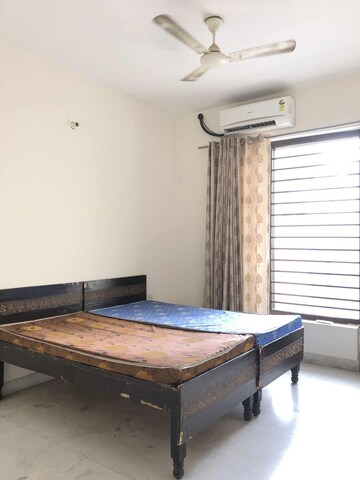 Bedroom in 2 BHK Builder Floor at Satyam Plaza, Sector 15 – for Rent