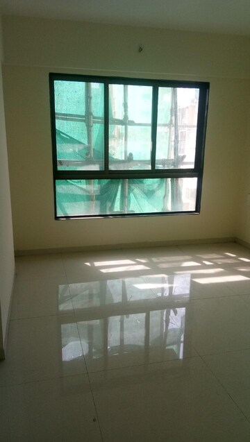Room in 2.5 BHK Apartment at Arihant Residency Sion, Sion – for Sale